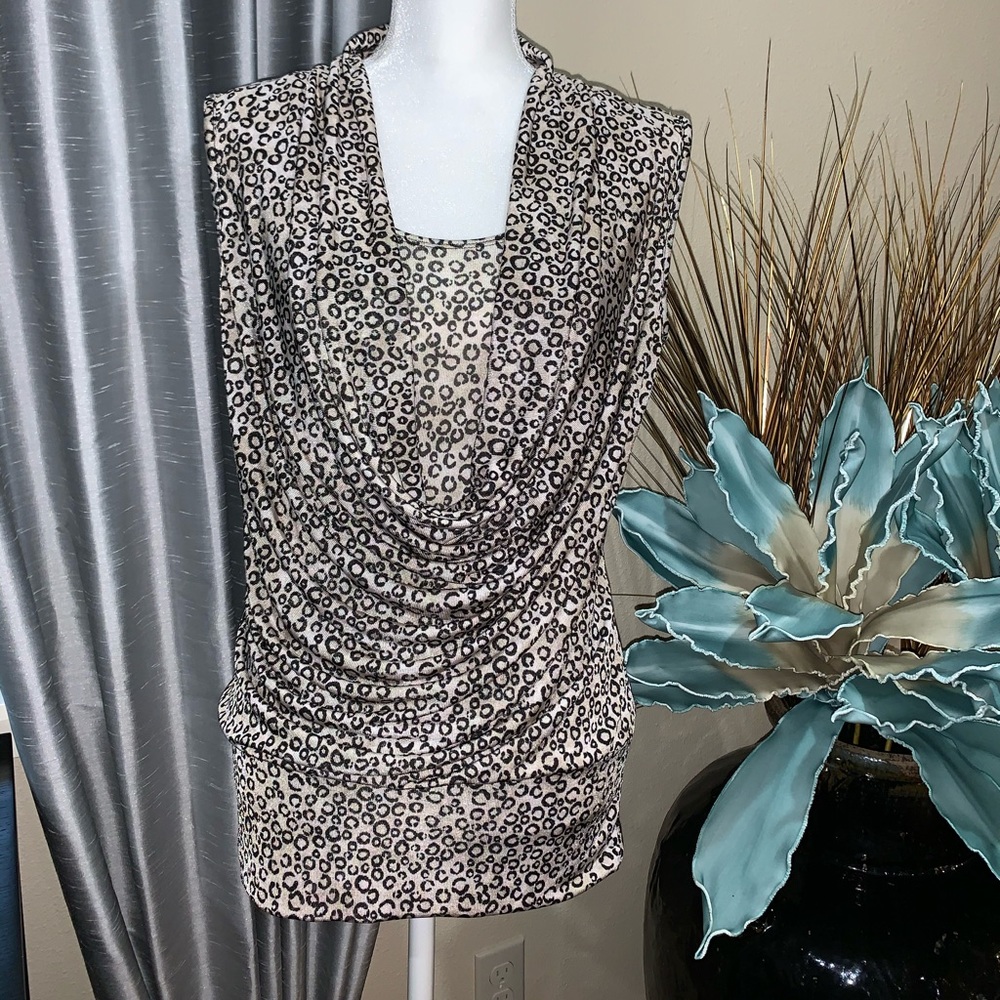 Jennie & Marlis Sleeveless Top
